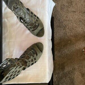WOMEN SHOES